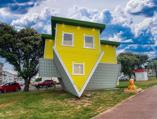 Upside down house & Docklands